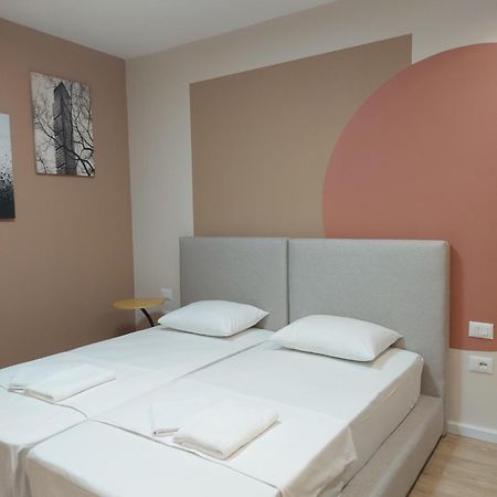 Center Cozy Nest Otel Tiran Dış mekan fotoğraf