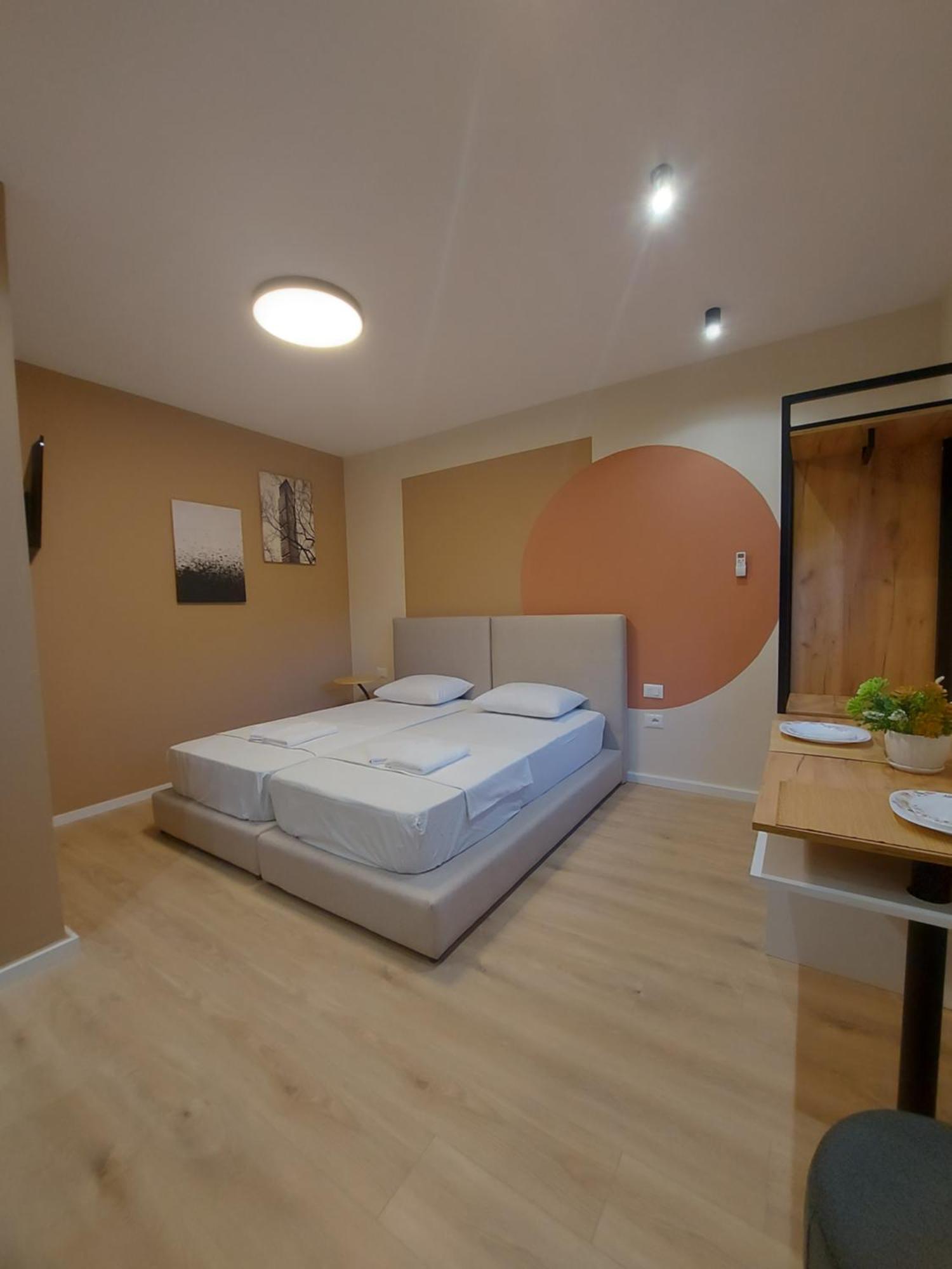 Center Cozy Nest Otel Tiran Dış mekan fotoğraf