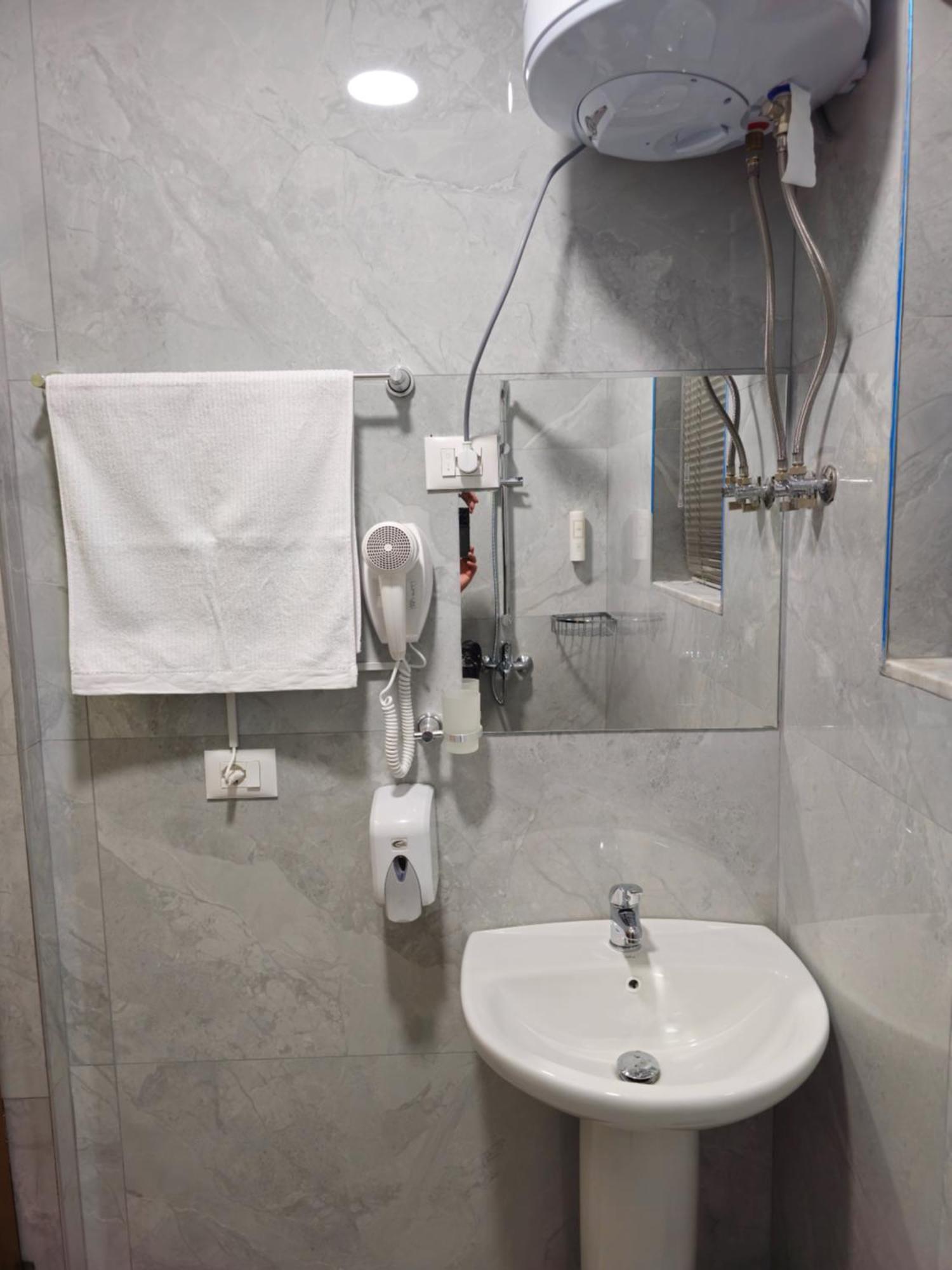 Center Cozy Nest Otel Tiran Dış mekan fotoğraf